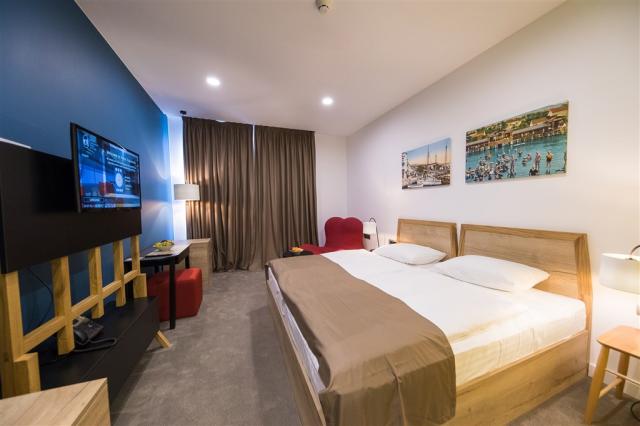 Superior double or twin room, balcony_hotel Esplanade (2).jpg