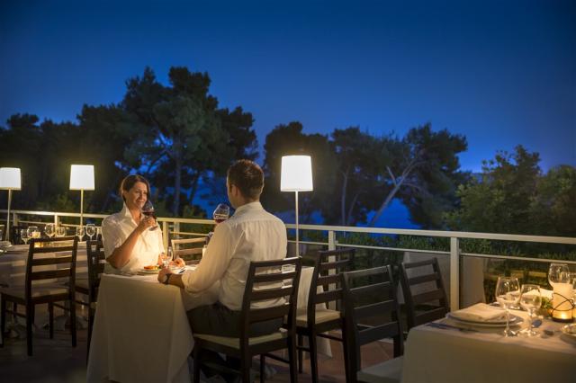 hotel_restaurant_terrace_(1).jpg