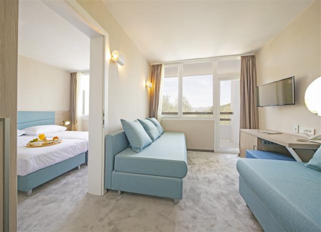 20_Aminess_Port9_Resort_Aminess_Port9_Hotel_Rooms_Family_Room_W