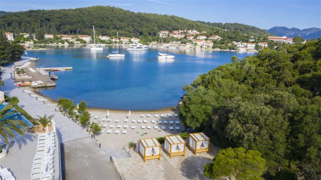 20_Aminess_Port9_Resort_Beach_Beach_10.jpg
