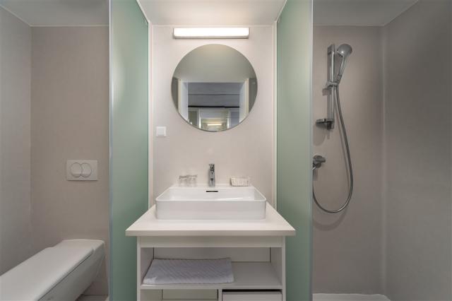 Bathroom_hotel Katarina (2).jpg