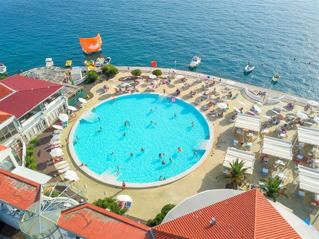 Outdoor pools_hotel Katarina (8).jpg