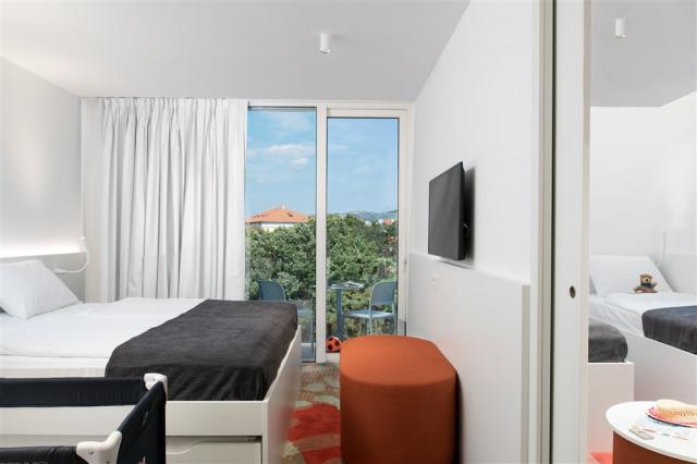 Standard family room for 5 persons_hotel Lisanj (1).jpg
