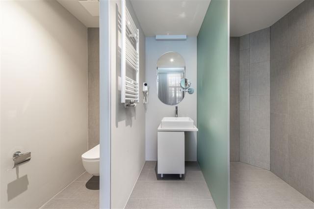 Bathroom_hotel Lisanj (2).jpg