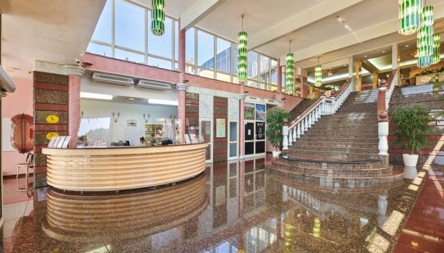 Hotel_Istra_Plava_Laguna_2020_Reception_Lobby_-1-1024x584.jpg