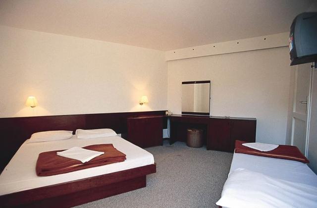 adriatic-hotel-adriatic-hotel-omisalj-ostrov-krk-101-ck-zemek-c