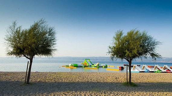kapacity-12147-ch_omis_lija_plaz02.jpg