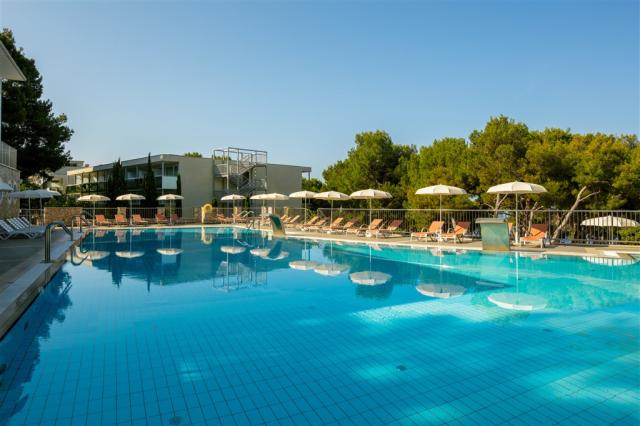 Vespera Pool 4.jpg
