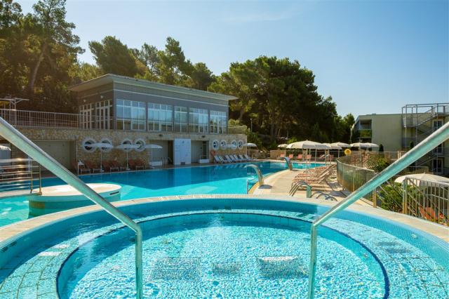 Vespera Pool 2.jpg