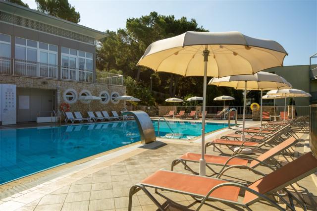 Vespera Pool 1.jpg