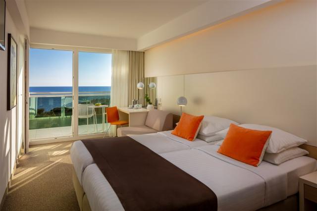 Standard Plus Sea Side 1.jpg
