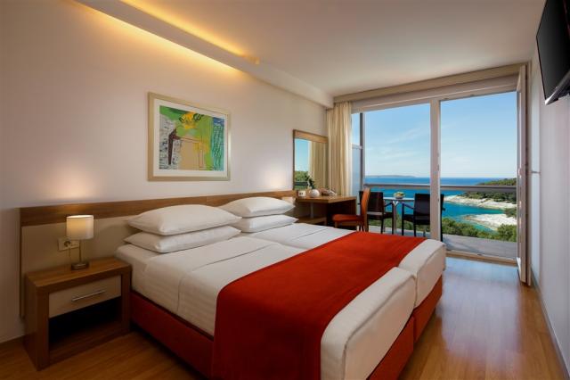 Standard Room Sea Side 1.jpg