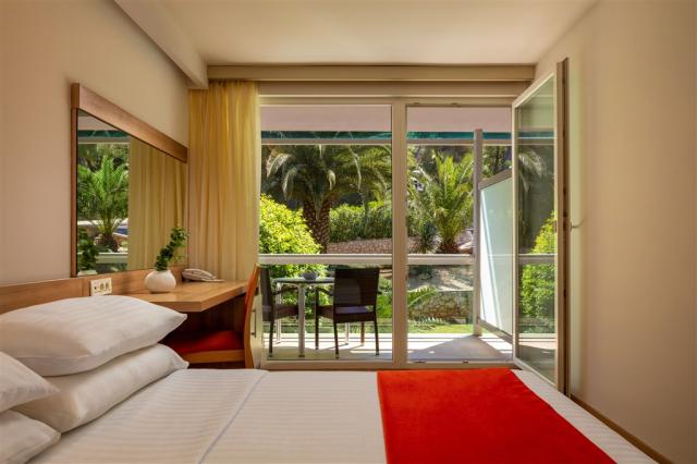 Standard Room Park Side 2.jpg