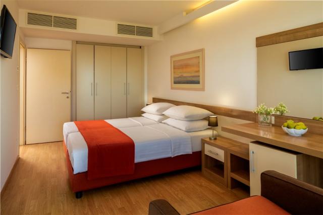 Standard Plus Room Sea Side 3.jpg