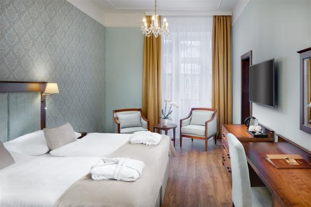 HOTEL HVEZDA_room_Hvezda_Premium_DBL_218_16A1482.jpg