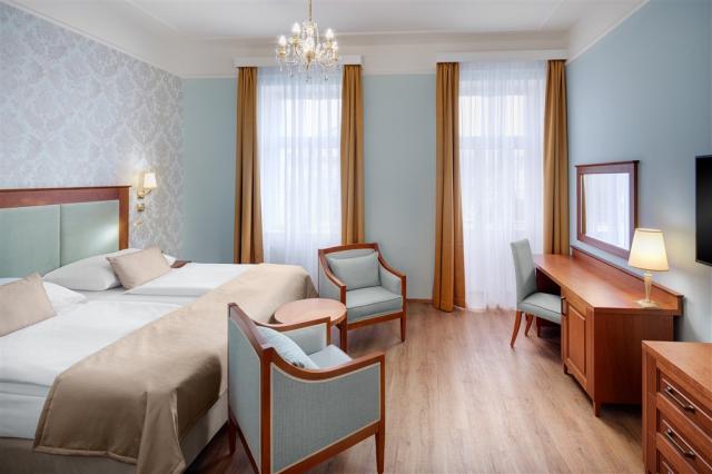 HOTEL HVEZDA_room_Imperial_Superior Plus_DBL_0204_16A5893.jpg