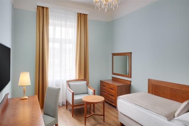 HOTEL HVEZDA_room_Imperial_Superior Plus_SGL_0305_16A6727.jpg