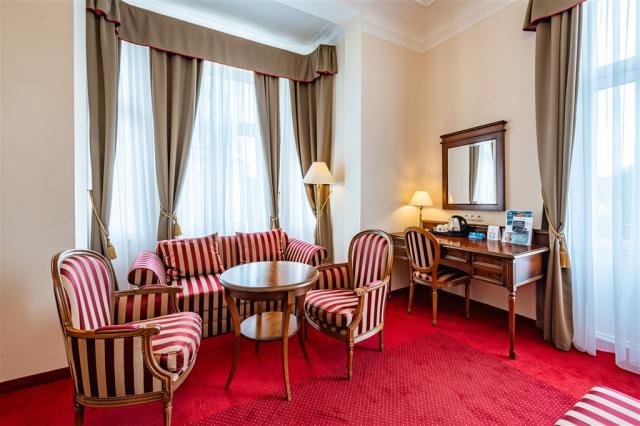 HOTEL HVEZDA_room_Junior_Suite (7).jpg