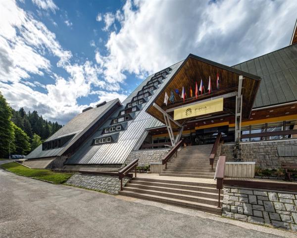 exterior-summer-03.jpg