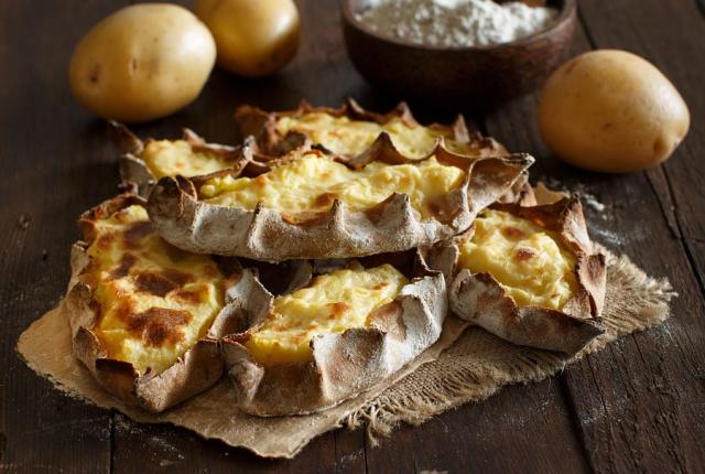 Karjalanpiirakka, směs z rozmačkaných brambor