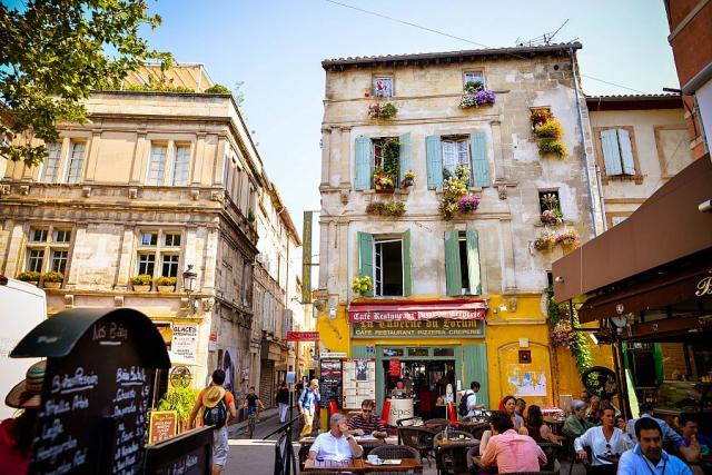 Provence_Arles_namesti__Pavel_Spurek.jpg
