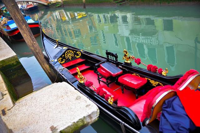 Benatky_detail_gondola__Pavel_Spurek_2015.jpg