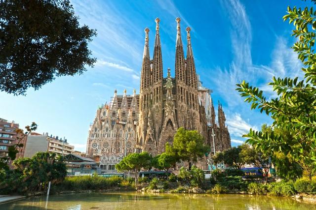 Barcelona_Gaudiho_Sagrada_Familia.jpg