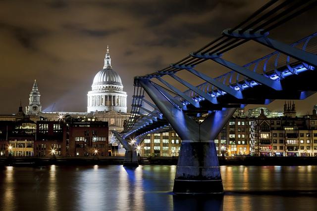 St. Paul's a Millenium Bridge