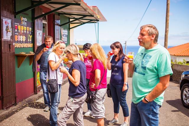 Poncha_bar_venda_do_sócio_klienti_Madeira_spurek.jpg