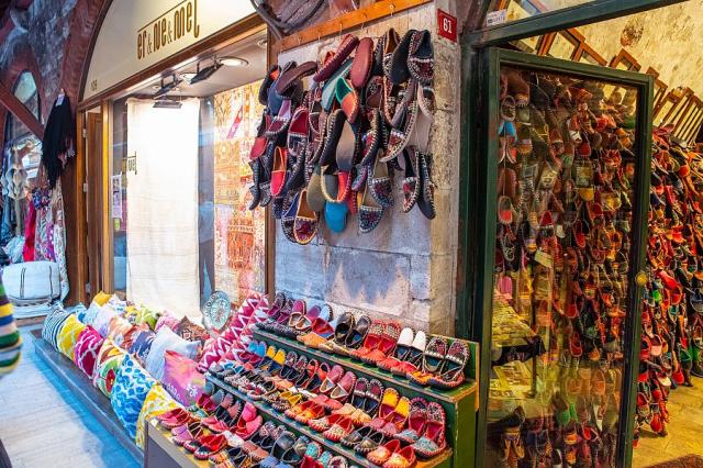 Arasta_bazaar_1_Istanbul_Spurek.jpg