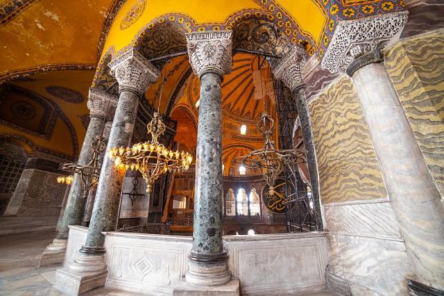 Hagia_Sofia_interier_7_Istanbul_Spurek.jpg