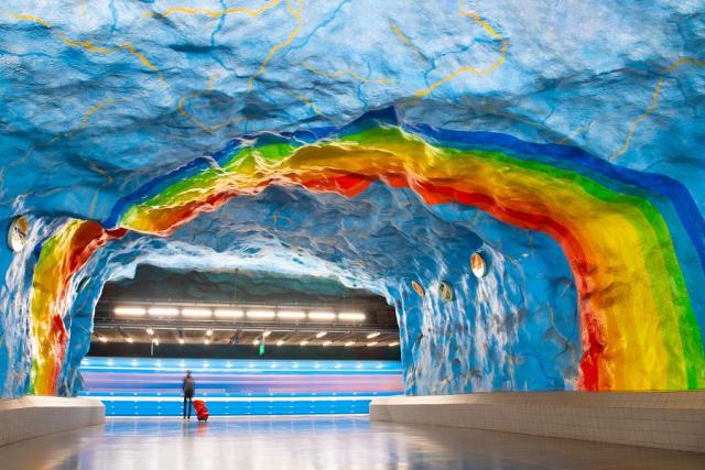 Duhová stanice metra ve Stockholmu