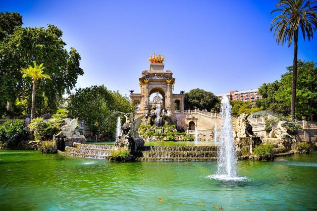 Barcelona_Parc de_la_Ciutadella__Pavel_Spurek_2015.jpg