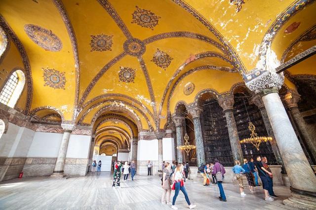 Hagia_Sofia_interier_5_Istanbul_Spurek.jpg
