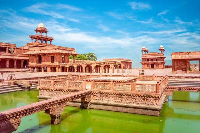 Fatehpur_Sikri_Indie_shutterstock.jpg