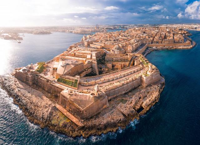 Malta_Valetta_pevnost_Fort_St_Elmo.jpg