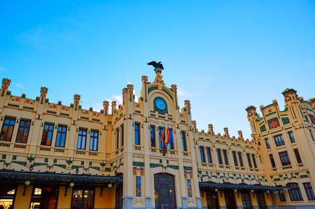 Secesní nádraží ve Valencii, které se nazývá Estación Norte