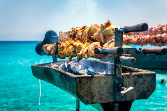 Kypr_kuchyne_souvlaki_grilovane_maso.jpg