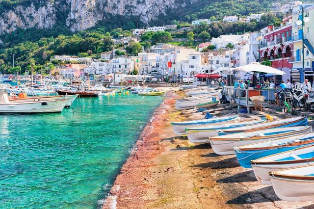 Přístav Capri