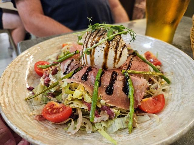 Malta_salat_s_mozzarellou__foto_Pavel_Spurek.jpg