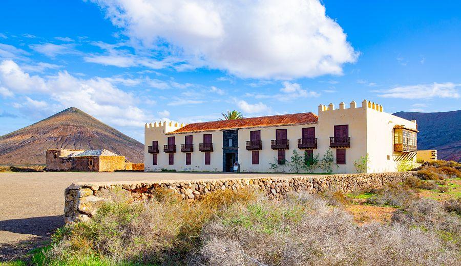 To nejlepší z Lanzarote + FUERTEVENTURA + OHŇOVÉ HORY TIMANFAYA (letecky z Prahy
