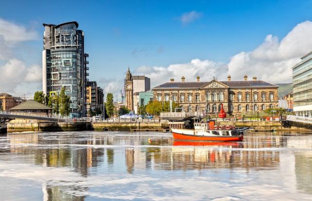 To nejlepší z Belfastu + Muzeum Titaniku + Příroda Severního Irska (letecky z Pr
