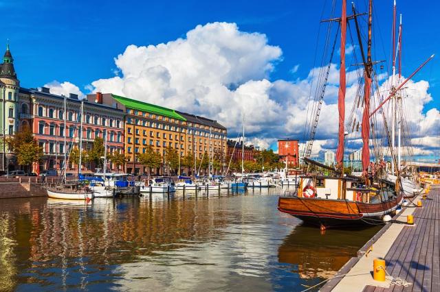 Historický přistav ve městě Helsinky