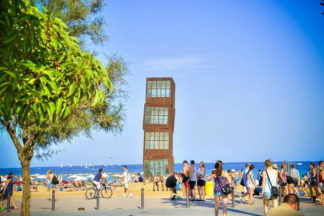 Barcelona_plaz_Barceloneta__foto_Pavel_Spurek.jpg