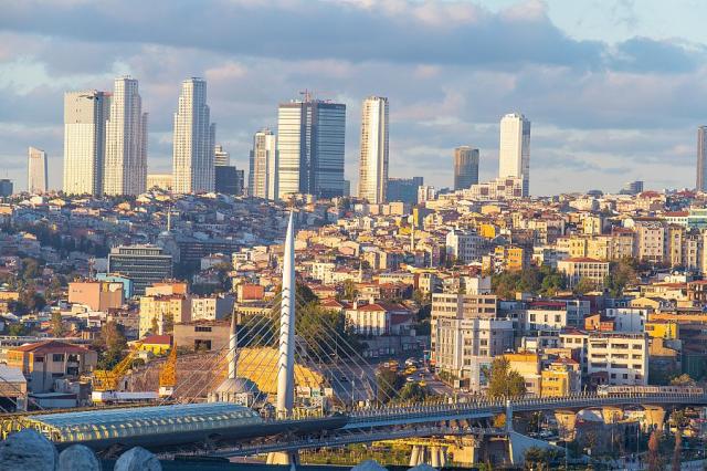 Istanbul_vyhled_ze_Sulejmanovy_mesity.jpg