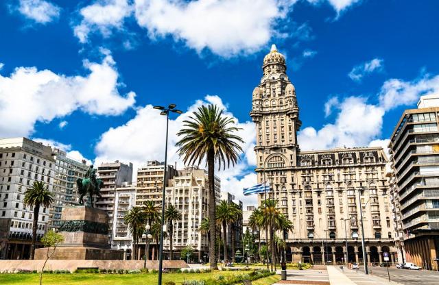 Projděte se působivým centrem uruguayské metropole Montevideo