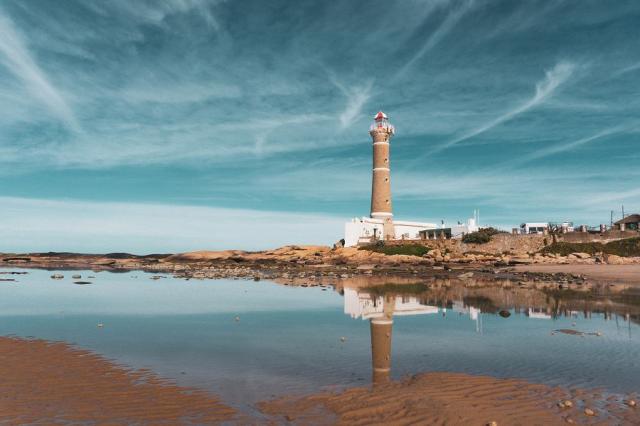 Maják je symbolem města Punta del Este.jpg