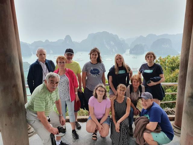 Vietnam_Halong_Bay_pruvodkyne_klienti__foto_Pavel_Spurek.jpg