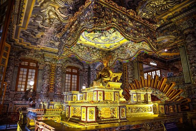Vietnam_Hue_hrobka_Khai_Dinh_5__foto_Pavel_Spurek.jpg