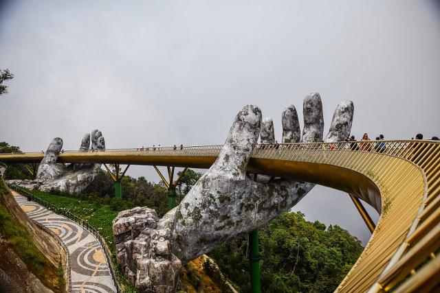 Vietnam_Golden_Bridge__foto_Pavel_Spurek.jpg